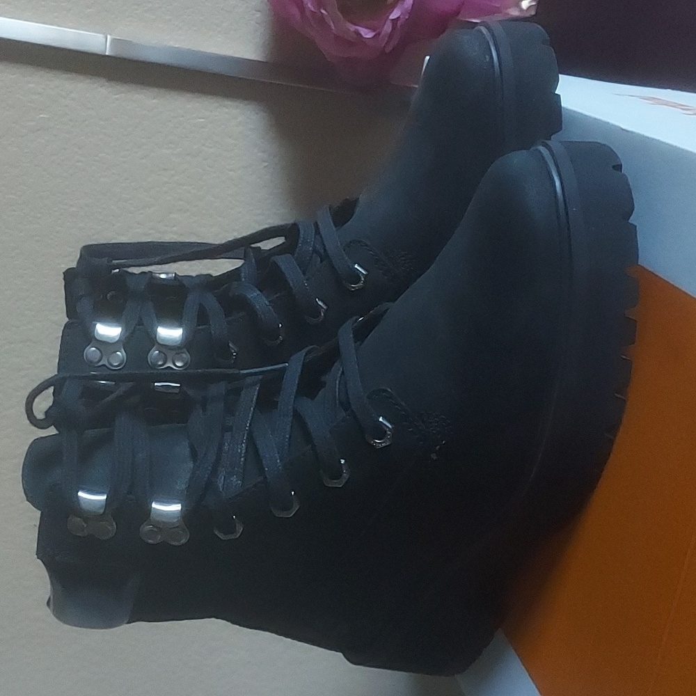 Timberland Black Lace Up CARNABY COOL 6 INCH BLACK Boots Size 7.5 Rugged Style